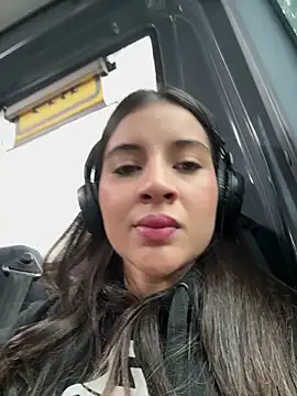 AnitaKariri online show from November 17, 2025, 8:18 am