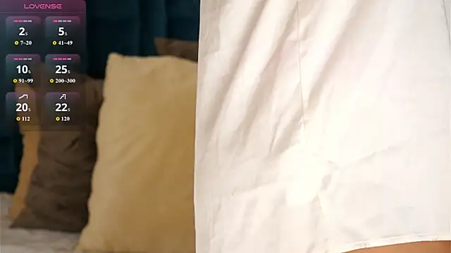 AnitaKariri online show from October 3, 2025, 7:54 am