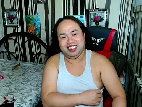 Snapshot of Reginex chatting on July 15, 2026, 2:24 pm Reginex online show from July 15, 2026, 2:24 pm