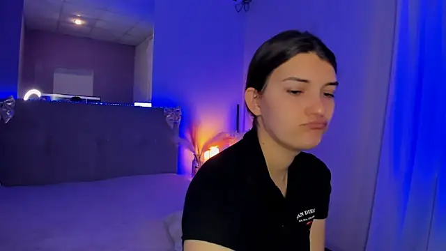Snapshot of Laura_Leee chatting on May 10, 2026, 5:33 am Laura Leee online show from May 10, 2026, 5:33 am