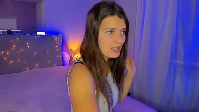 Laura Leee online show from August 1, 2026, 5:16 am