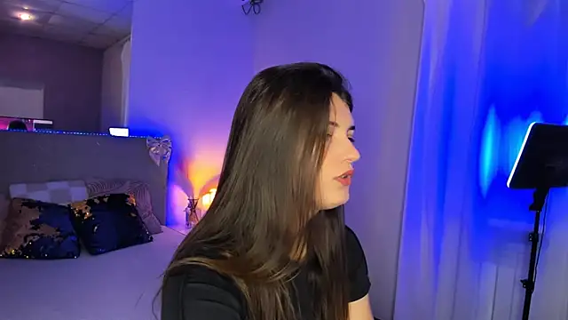 Snapshot of Laura_Leee chatting on June 10, 2026, 5:08 am Laura Leee online show from June 10, 2026, 5:08 am