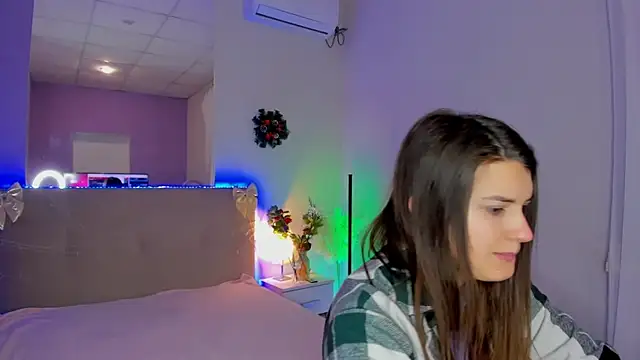 Laura Leee online show from January 18, 2026, 6:17 am