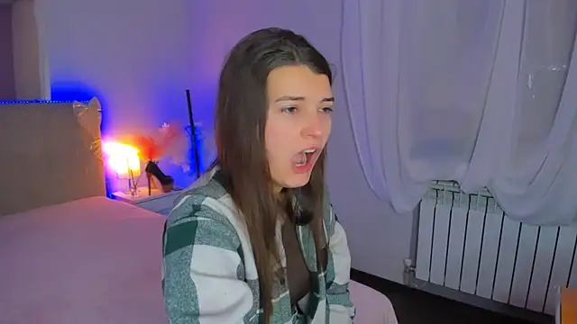 Laura Leee online show from February 9, 2026, 6:22 am