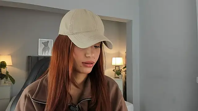 Madie  collins online show from October 12, 2025, 9:32 am