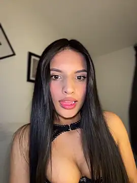 Dulceeany online show from June 1, 2026, 11:37 pm