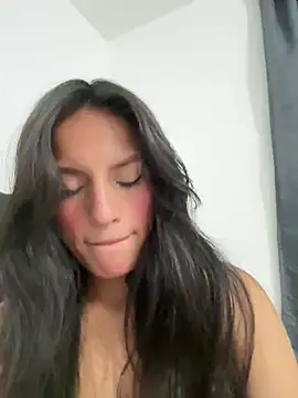 Dulceeany online show from January 10, 2025, 2:14 am