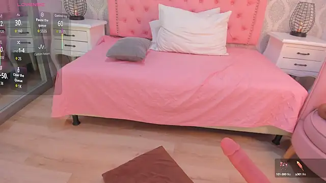 martina rivera  online show from October 6, 2025, 12:50 pm