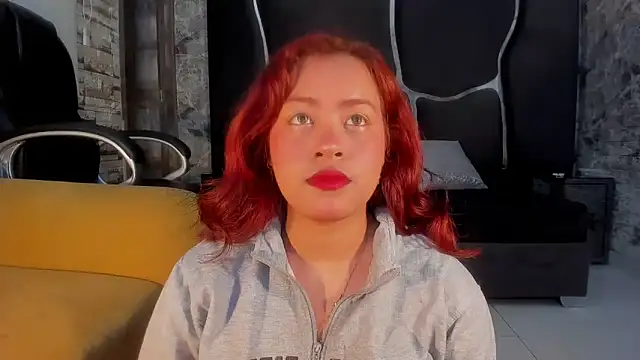 Estrella05  online show from September 9, 2025, 5:28 am