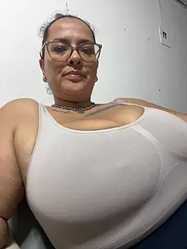 Snapshot of KarllaWalker chatting on July 20, 2026, 1:35 am KarllaWalker online show from July 20, 2026, 1:35 am