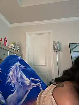 butterflybootyy online show from April 6, 2026, 9:16 pm
