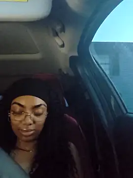 butterflybootyy online show from May 15, 2026, 11:47 pm