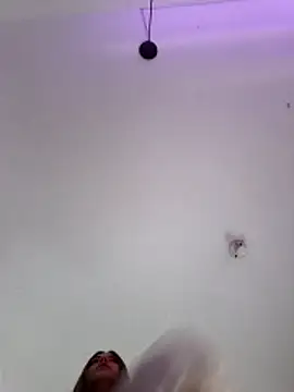 Snapshot of Maralains chatting on March 20, 2026, 2:01 am Maralains online show from March 20, 2026, 2:01 am