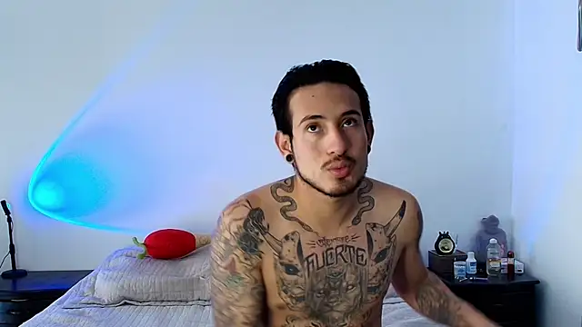 anika lowen02 online show from January 17, 2025, 3:32 pm