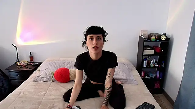 anika lowen02 online show from February 25, 2025, 4:25 pm