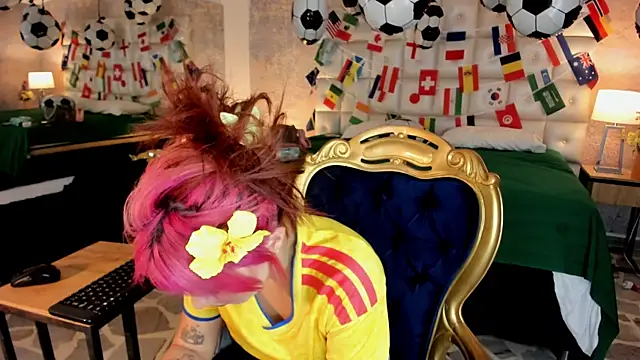 MelaniieRoux online show from June 22, 2026, 7:44 pm