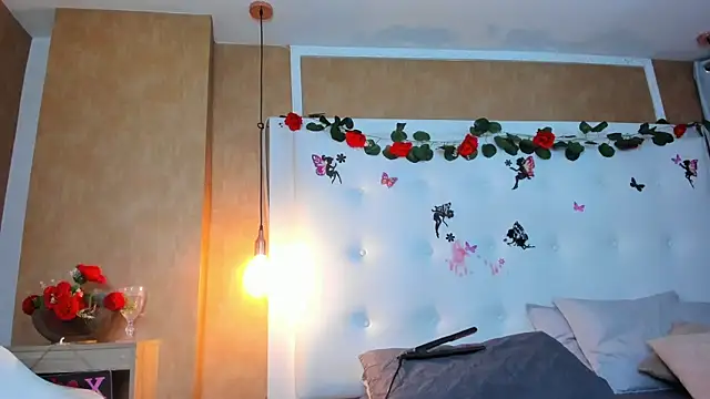  evamilf  online show from February 25, 2026, 12:05 pm