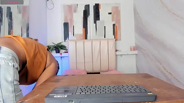 miranda villa online show from December 2, 2025, 12:18 pm