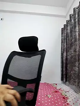 sanaya baby online show from October 3, 2025, 10:39 am