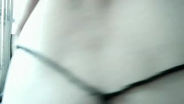 alixia81 online show from May 28, 2026, 10:04 pm