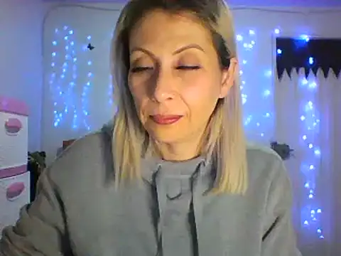 alixia81 online show from March 10, 2025, 2:50 am