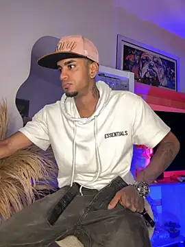 AaronCruz  online show from October 10, 2025, 5:41 am