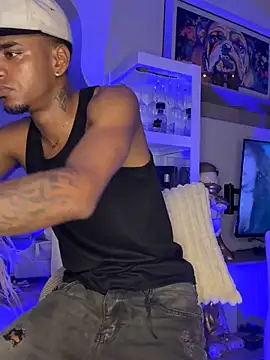 AaronCruz  online show from October 3, 2025, 5:20 am