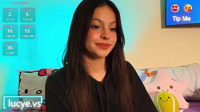 LucyEvans  online show from November 17, 2025, 4:05 am