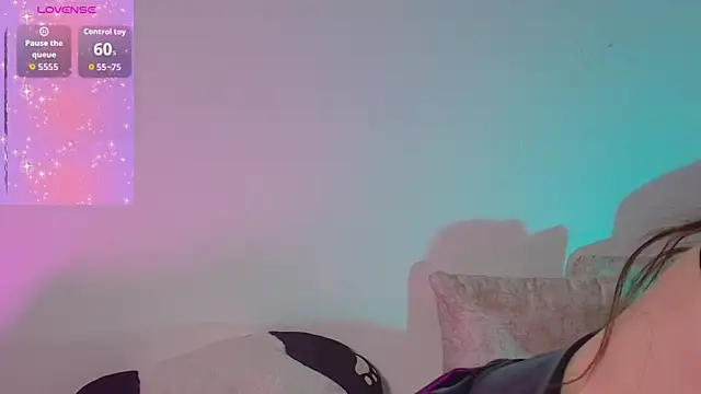 LucyEvans  online show from January 13, 2026, 5:22 am