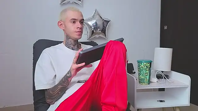 Saturno v online show from September 24, 2025, 6:47 pm