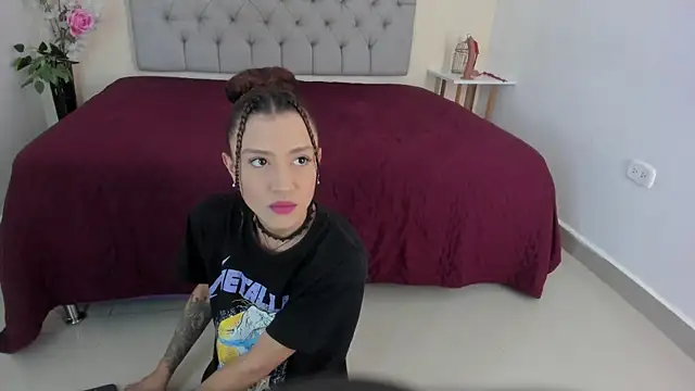 hellen kat online show from March 13, 2025, 9:48 pm