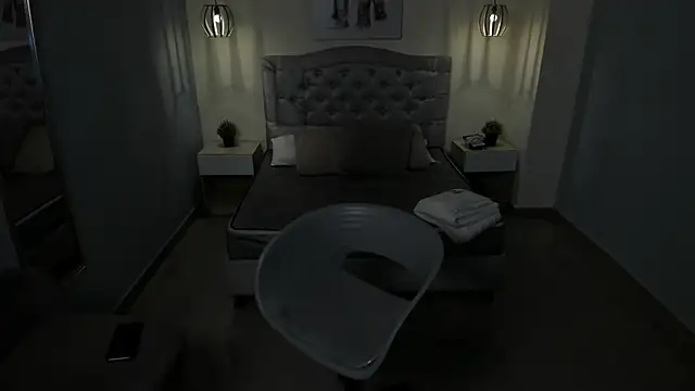 escarleth   online show from October 18, 2025, 1:35 pm