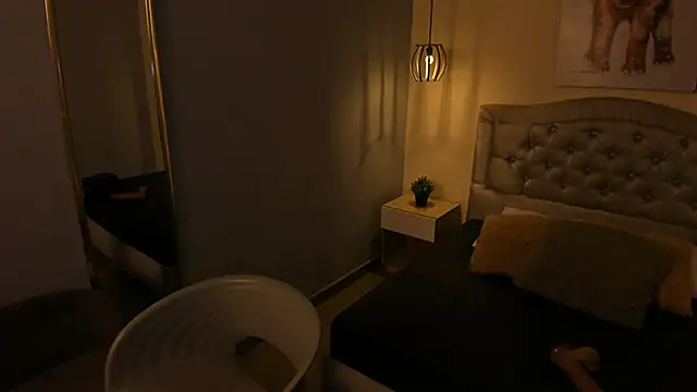 escarleth   online show from November 20, 2025, 12:17 pm