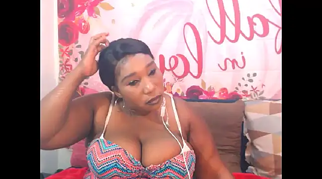 Snapshot of SexcGals chatting on January 25, 2025, 6:35 pm SexcGals online show from January 25, 2025, 6:35 pm