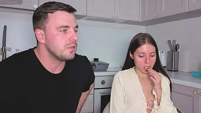 fcjuicy pussy online show from September 14, 2025, 6:41 pm