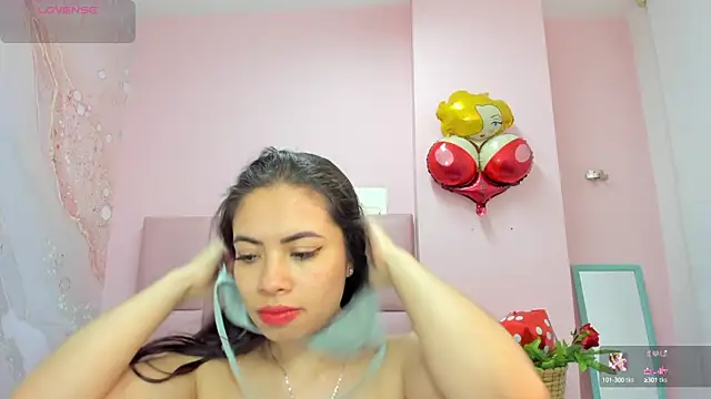 soyzarahtorres online show from September 30, 2025, 12:27 am