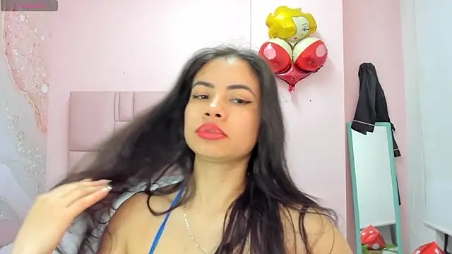 soyzarahtorres online show from October 24, 2025, 12:42 am