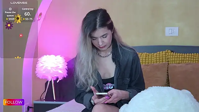 Sarah-Hart online show from February 25, 2025, 6:25 am