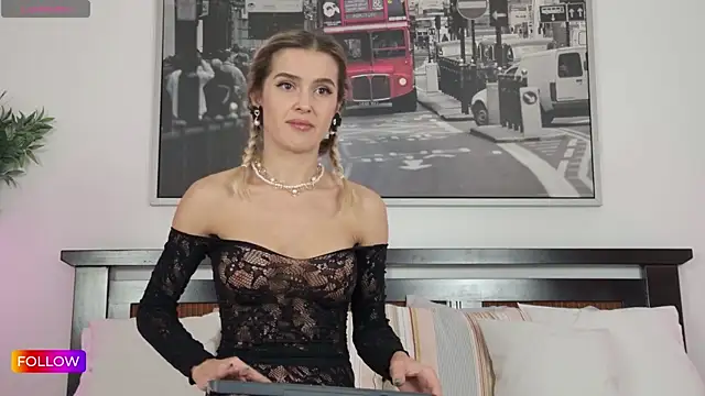 Sarah-Hart online show from October 4, 2025, 7:21 am