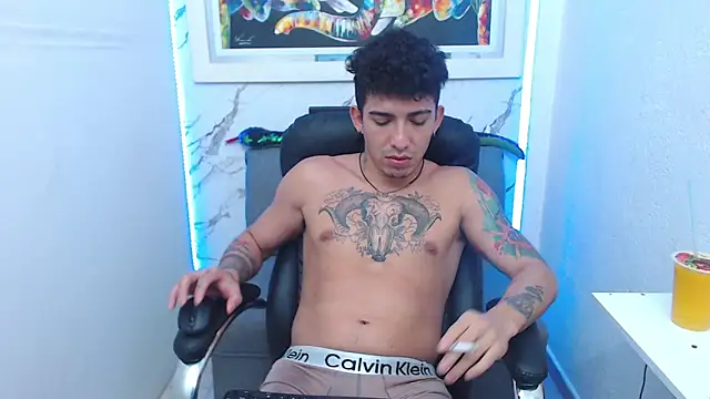 targuerian22 online show from September 12, 2025, 5:51 am