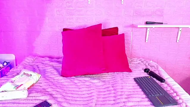 hanna  azumi online show from June 20, 2026, 2:27 am