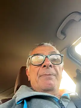 4n4l1zz4m1 online show from November 29, 2025, 2:28 pm