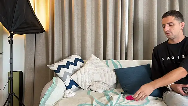 Flying-Dutchmana online show from September 15, 2025, 3:40 am