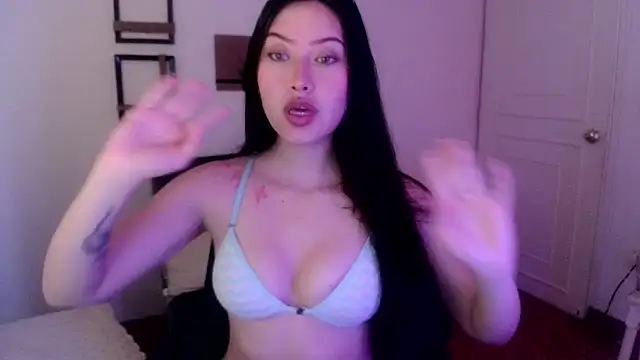 Emilyswan04 online show from March 4, 2025, 8:38 pm