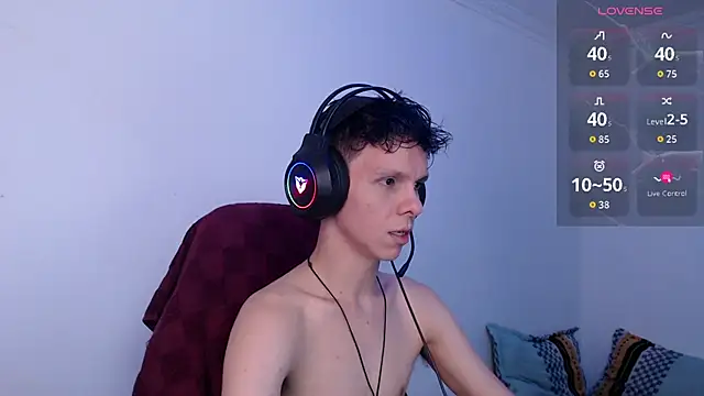 bryamado69 online show from June 18, 2026, 3:38 am