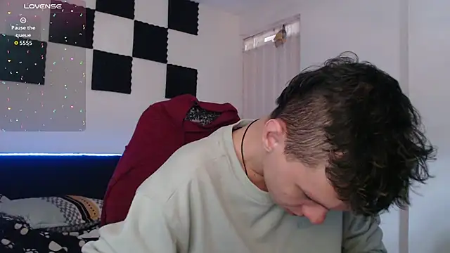 bryamado69 online show from November 8, 2025, 2:53 pm