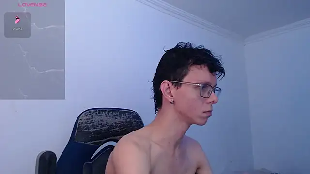bryamado69 online show from July 22, 2026, 2:19 pm