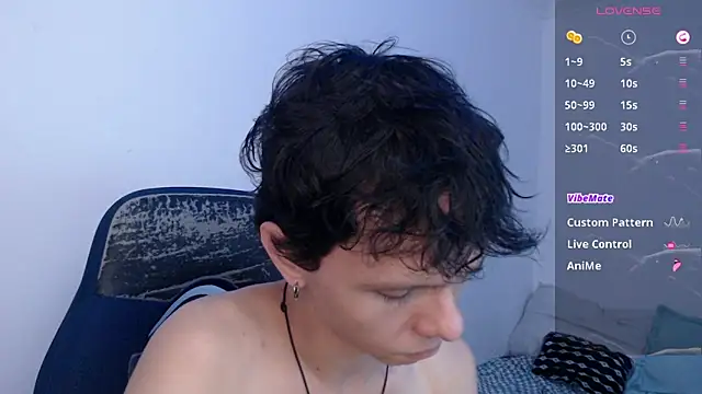 bryamado69 online show from May 20, 2026, 9:28 am