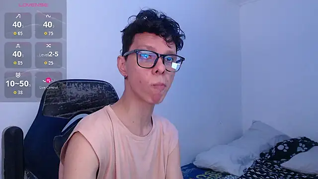 bryamado69 online show from July 8, 2026, 1:52 am