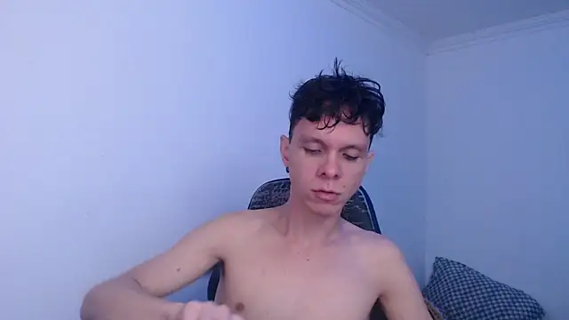 bryamado69 online show from June 14, 2026, 7:53 am